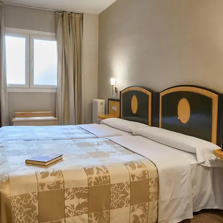 Hotel Maciá Condor 4*