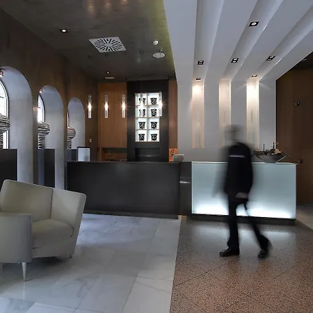 Hotel Maciá Condor