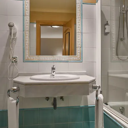 Maciá Condor Hotel 4*
