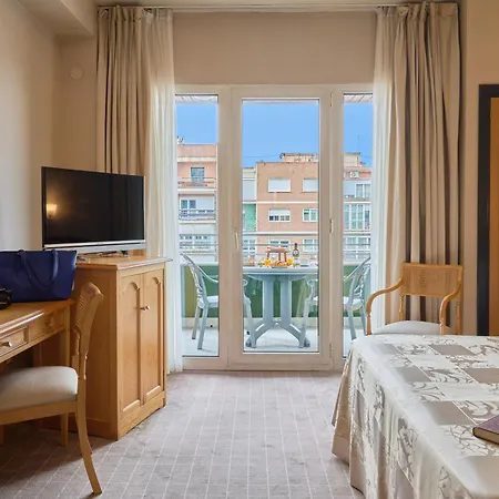Hotel Maciá Condor