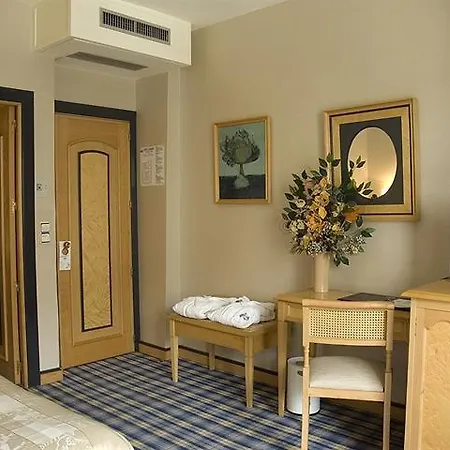 Macià Cóndor Hotel 4*