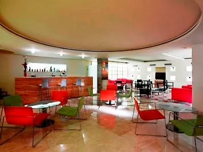 Hotel Maciá Condor